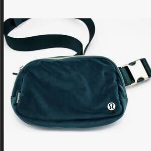Lululemon rare Green velour beltbag. Amazing condition!!!